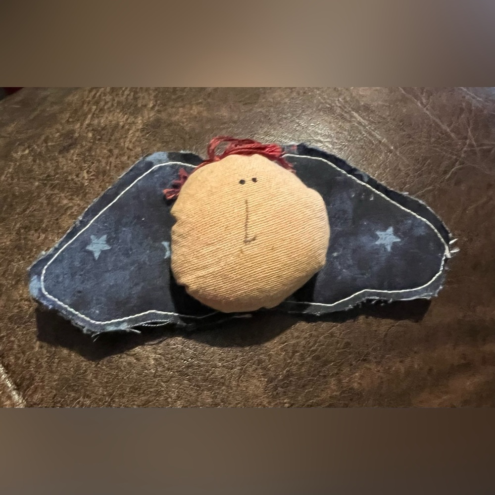 Primitive Honey & Me ? Angel Star  Wings Pin Brooch